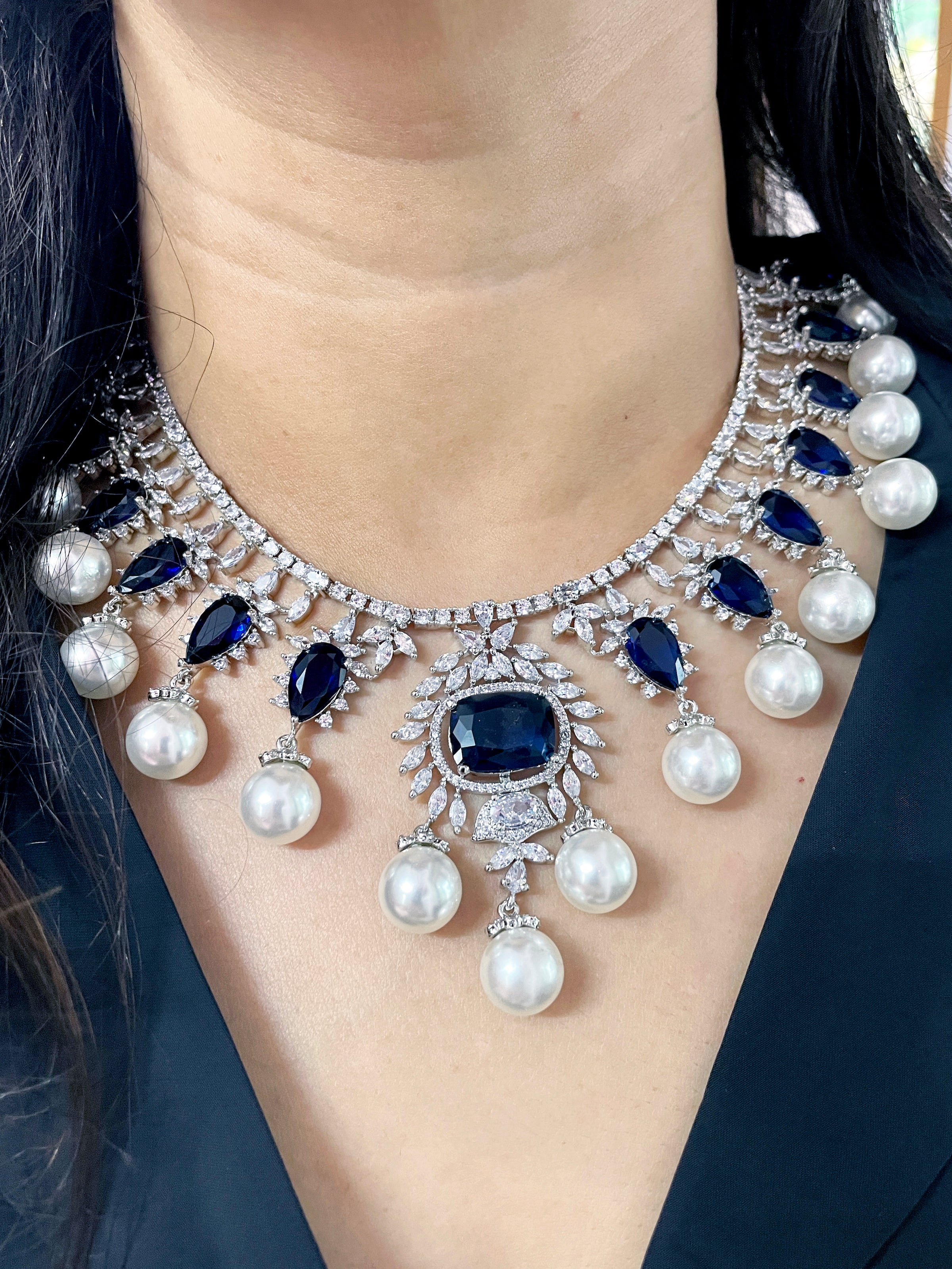 Lola Diamond & Pearls Necklace Set