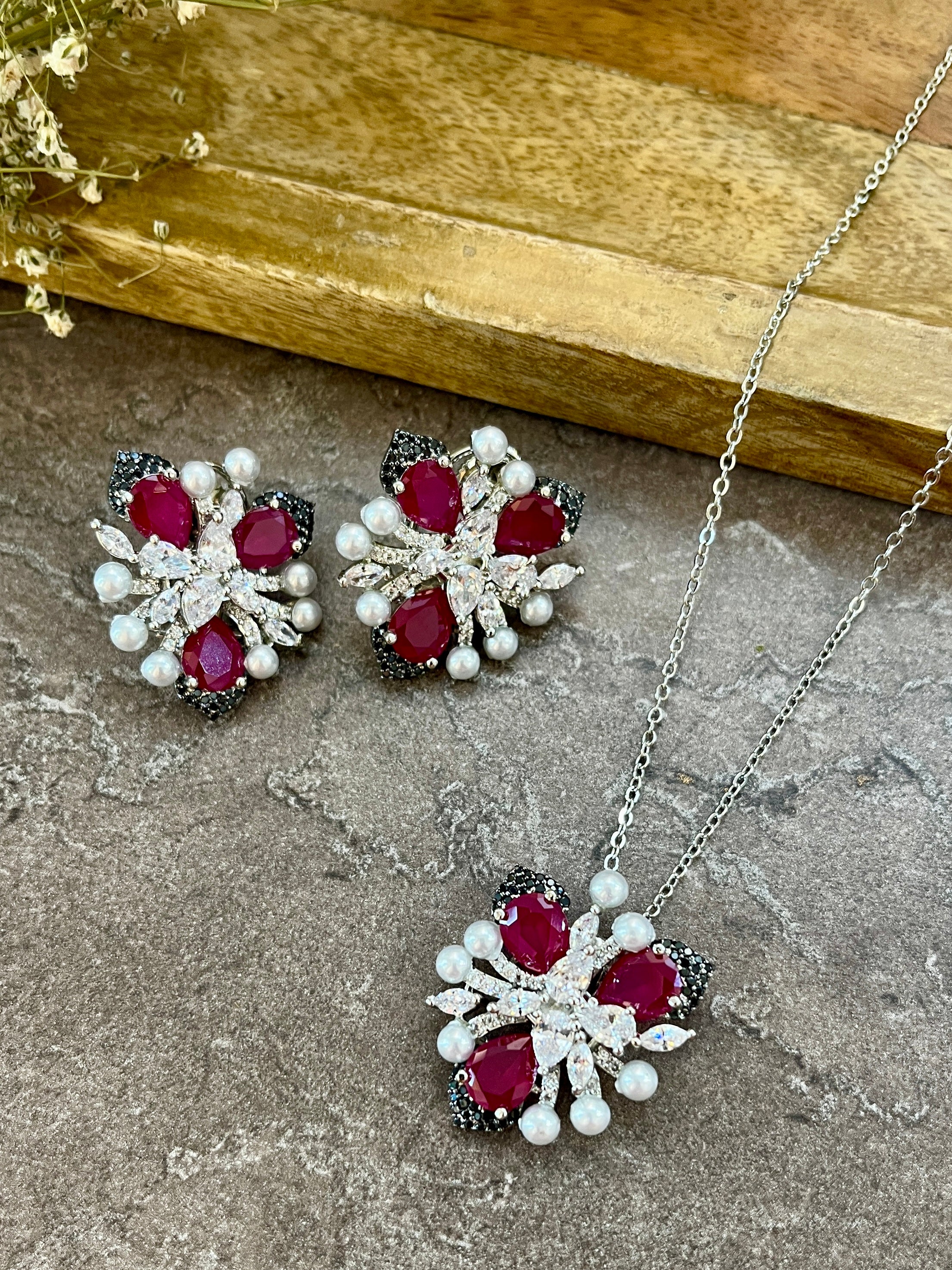 Anna Contemporary Diamond Pendant Set