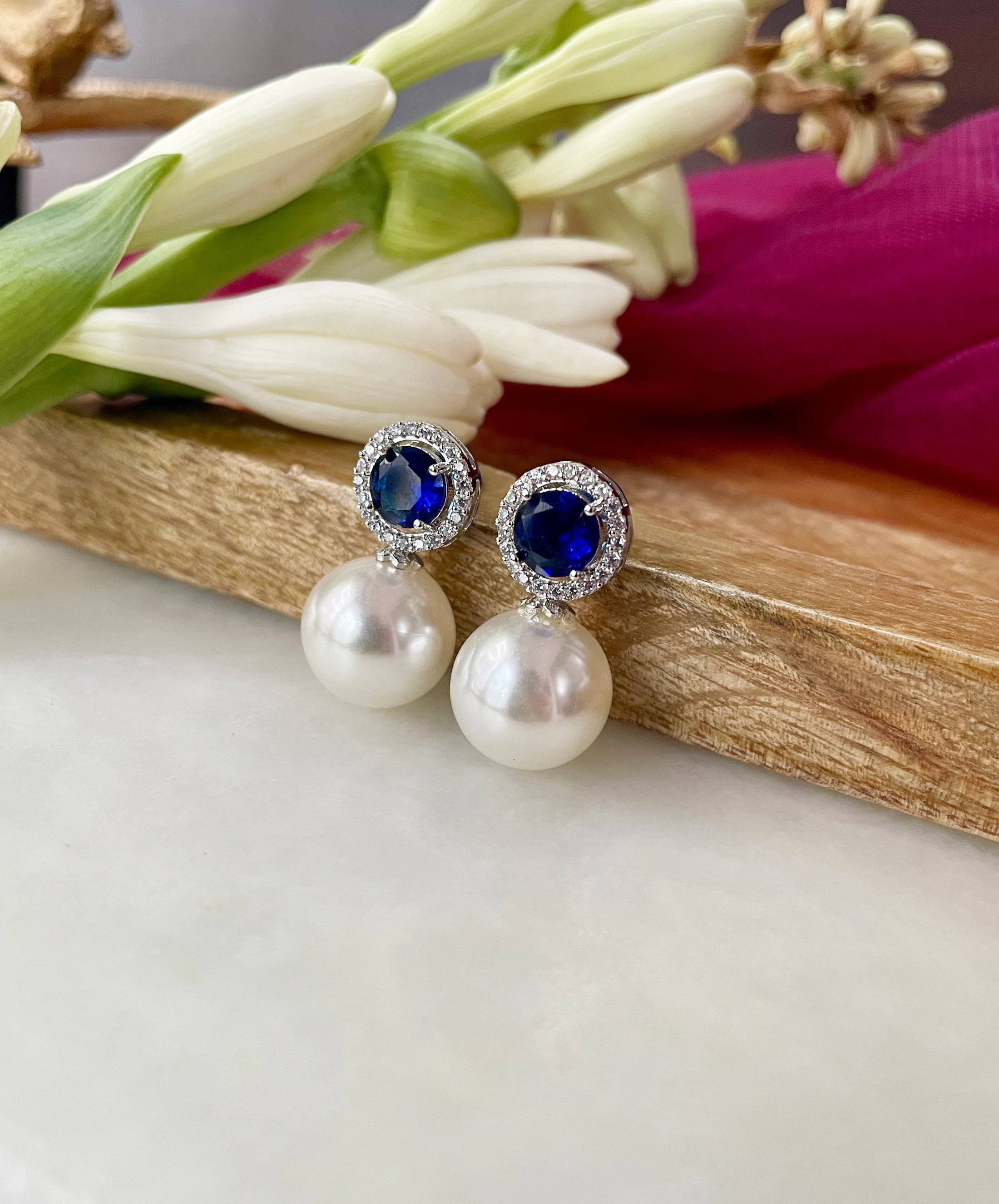 La Perle Solitaire Pearl Studs