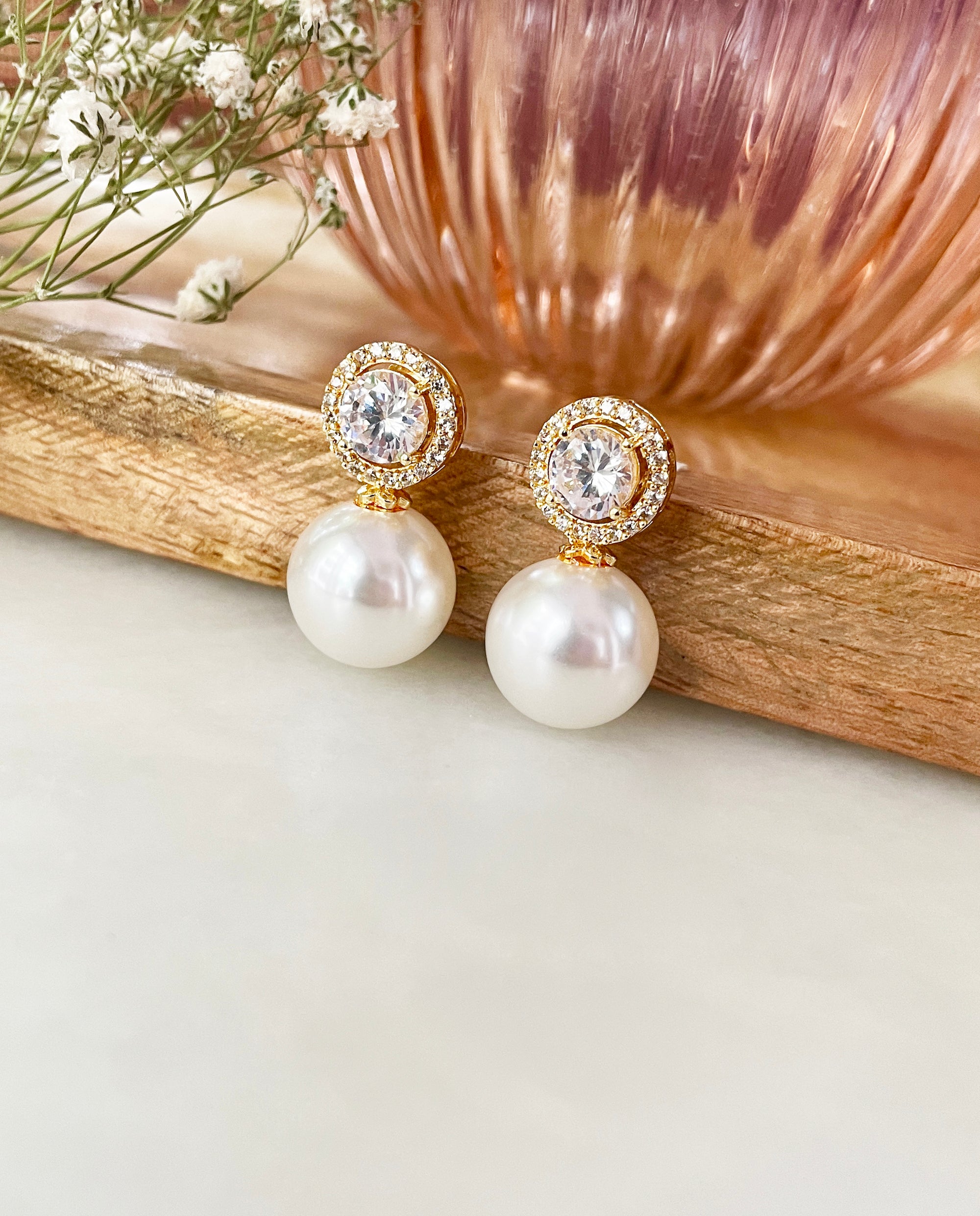 La Perle Solitaire Pearl Studs