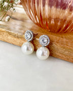 La Perle Solitaire Pearl Studs
