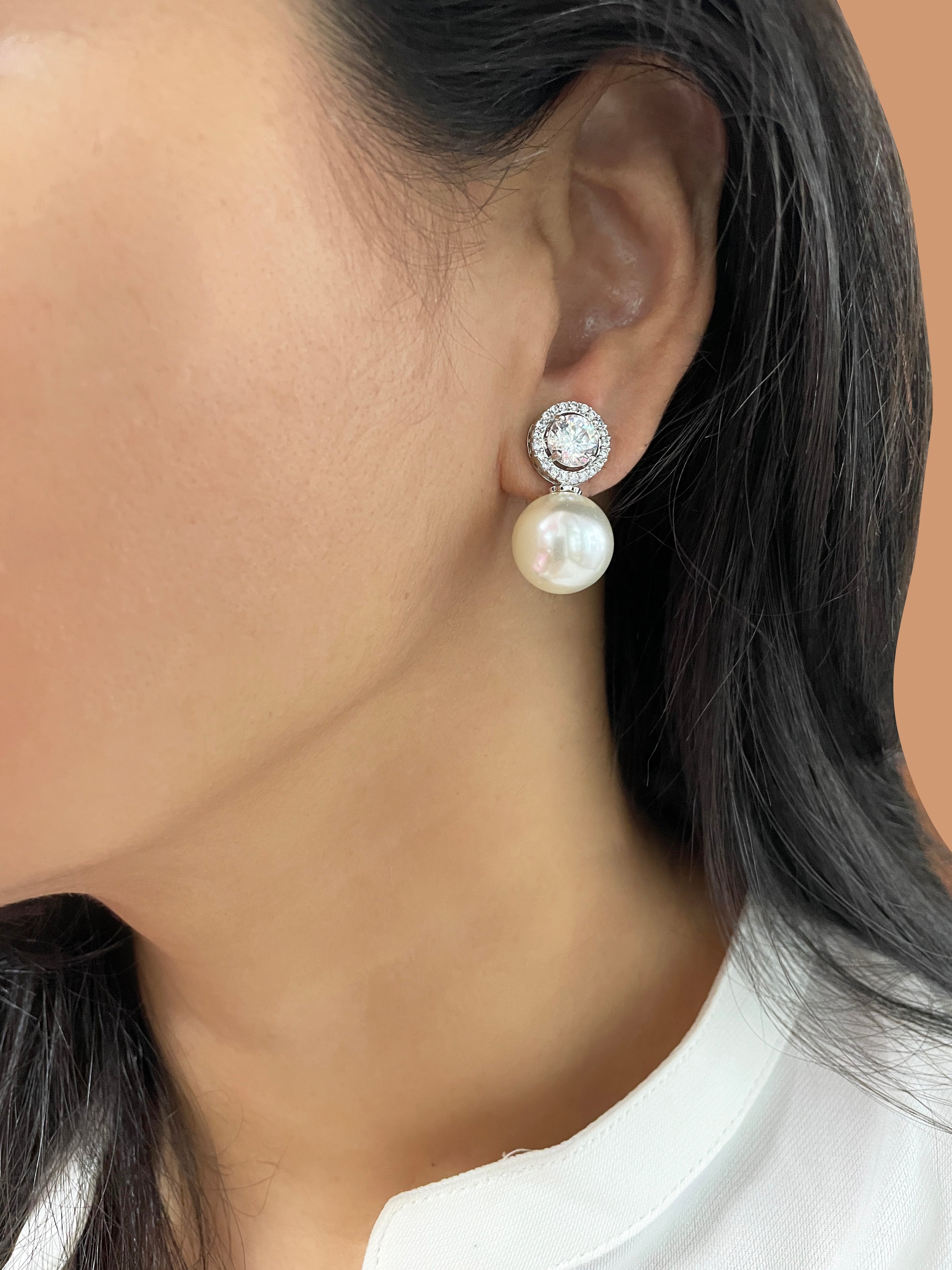 La Perle Solitaire Pearl Studs