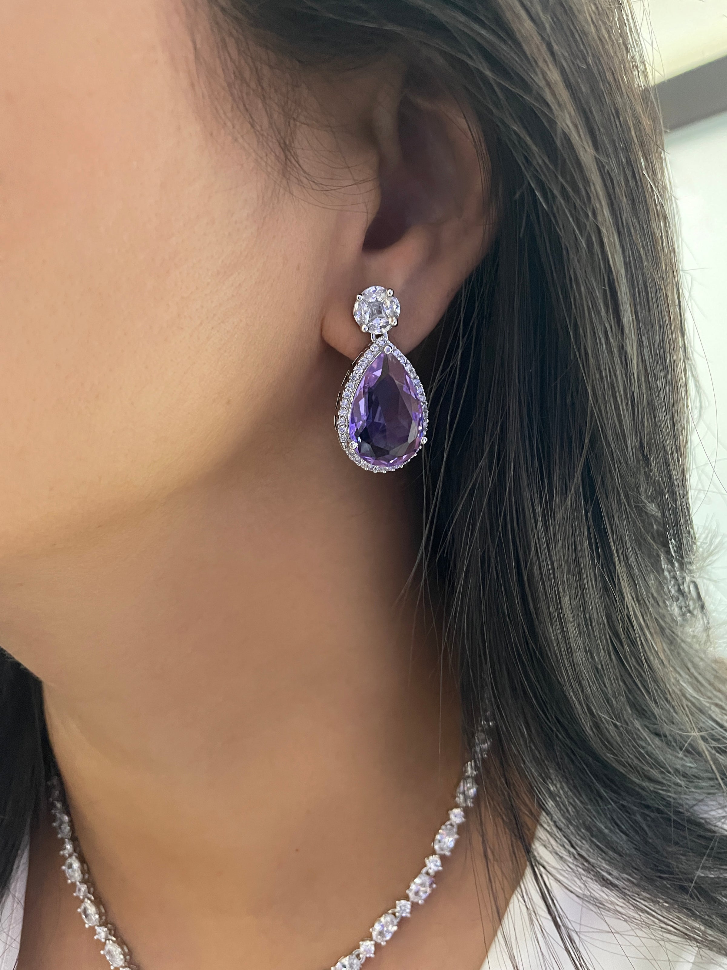 Aadra Pear Drop Lariat Necklace Set