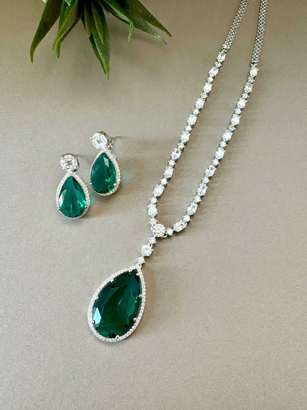 Aadra Pear Drop Lariat Necklace Set