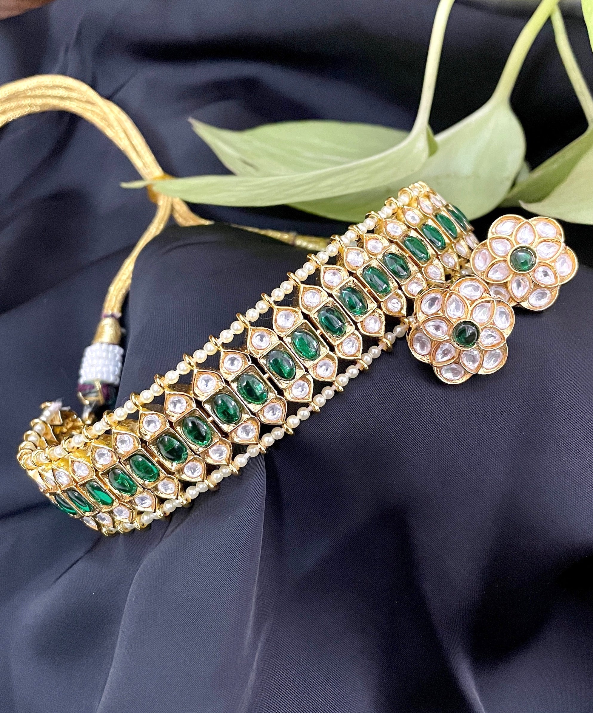 Kriti Minimalist Polki Choker