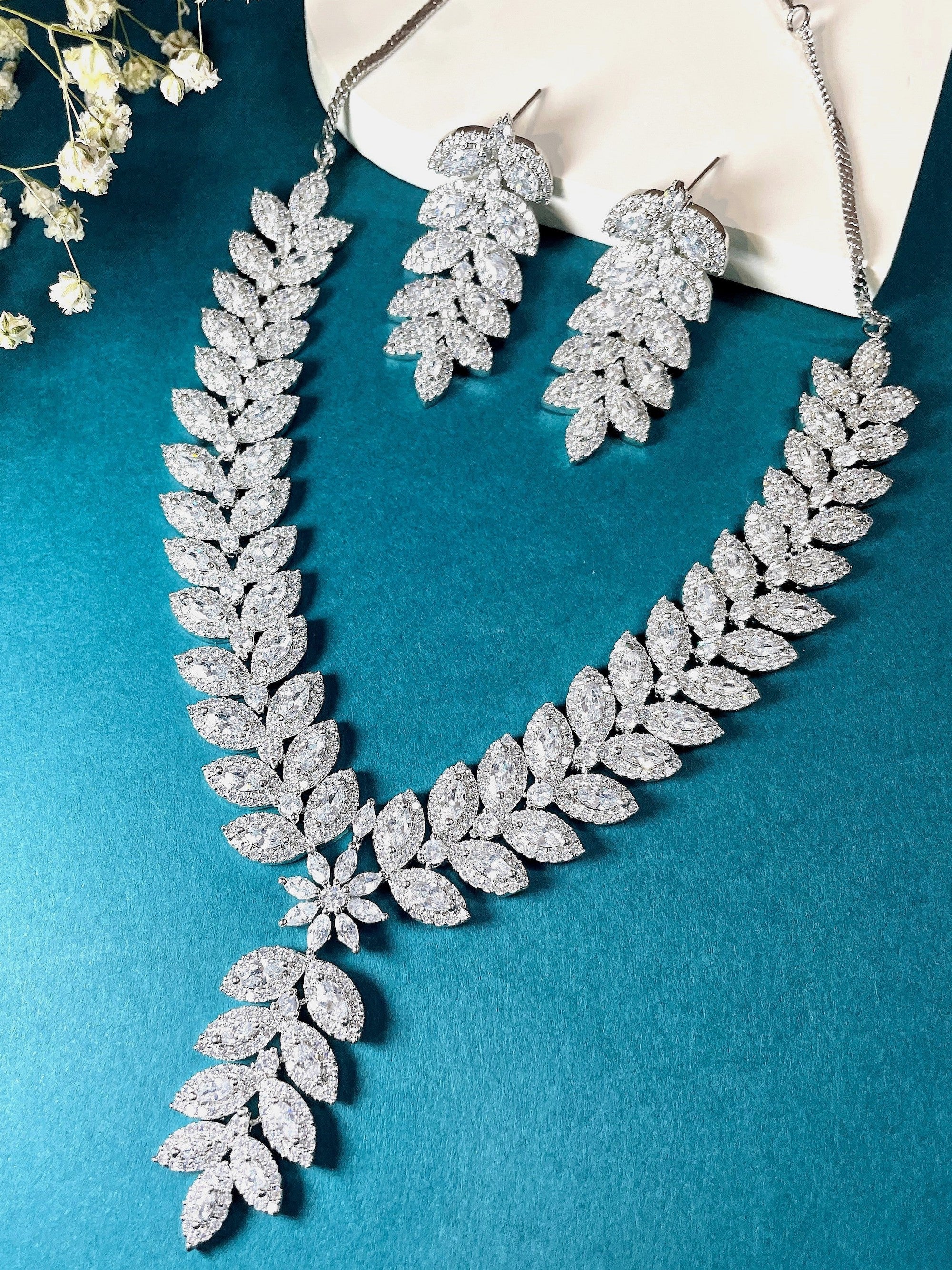 Kiara Evergreen Diamond Necklace Set