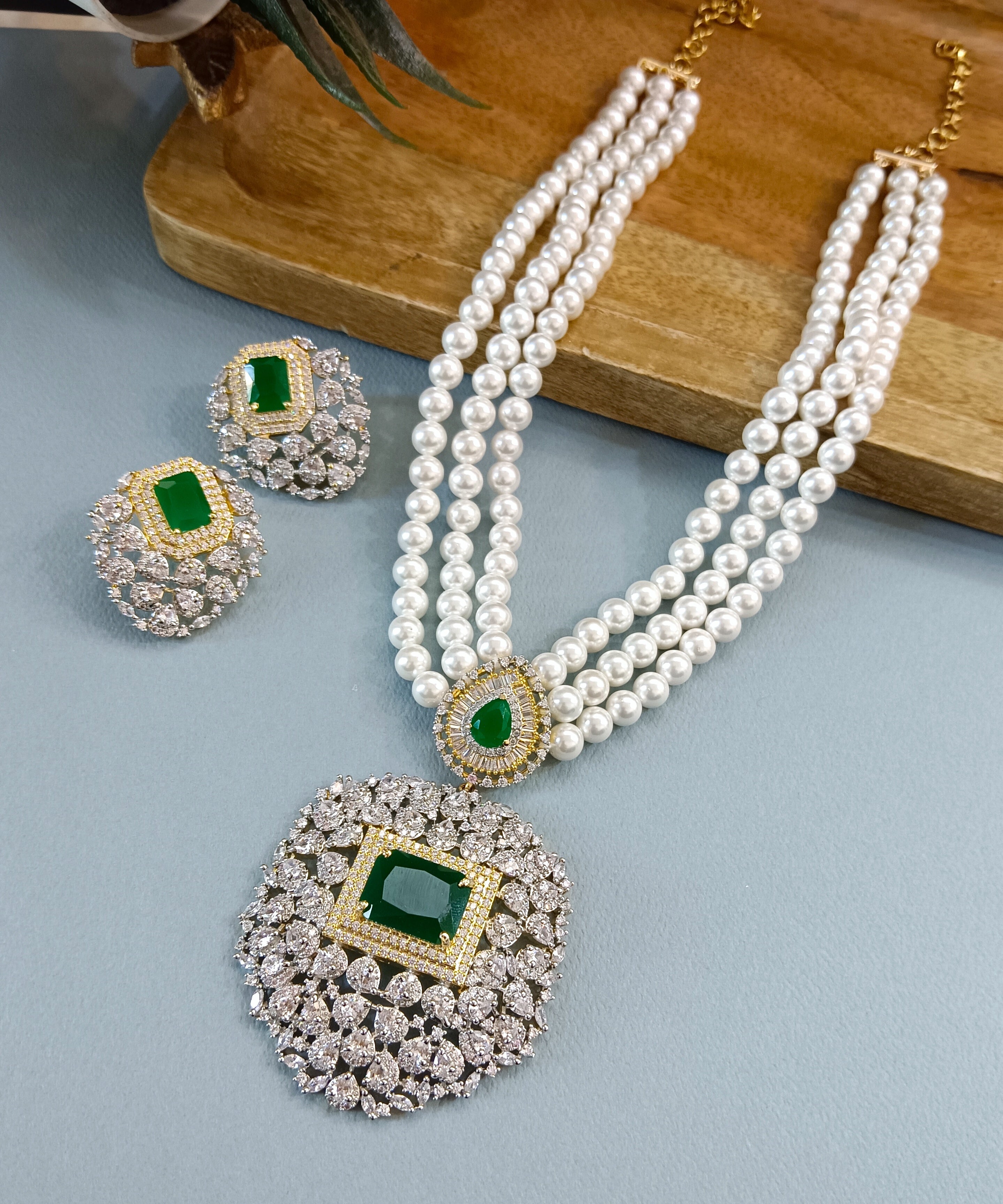 Kashvi Contemporary Pearl & Diamond Necklace Set