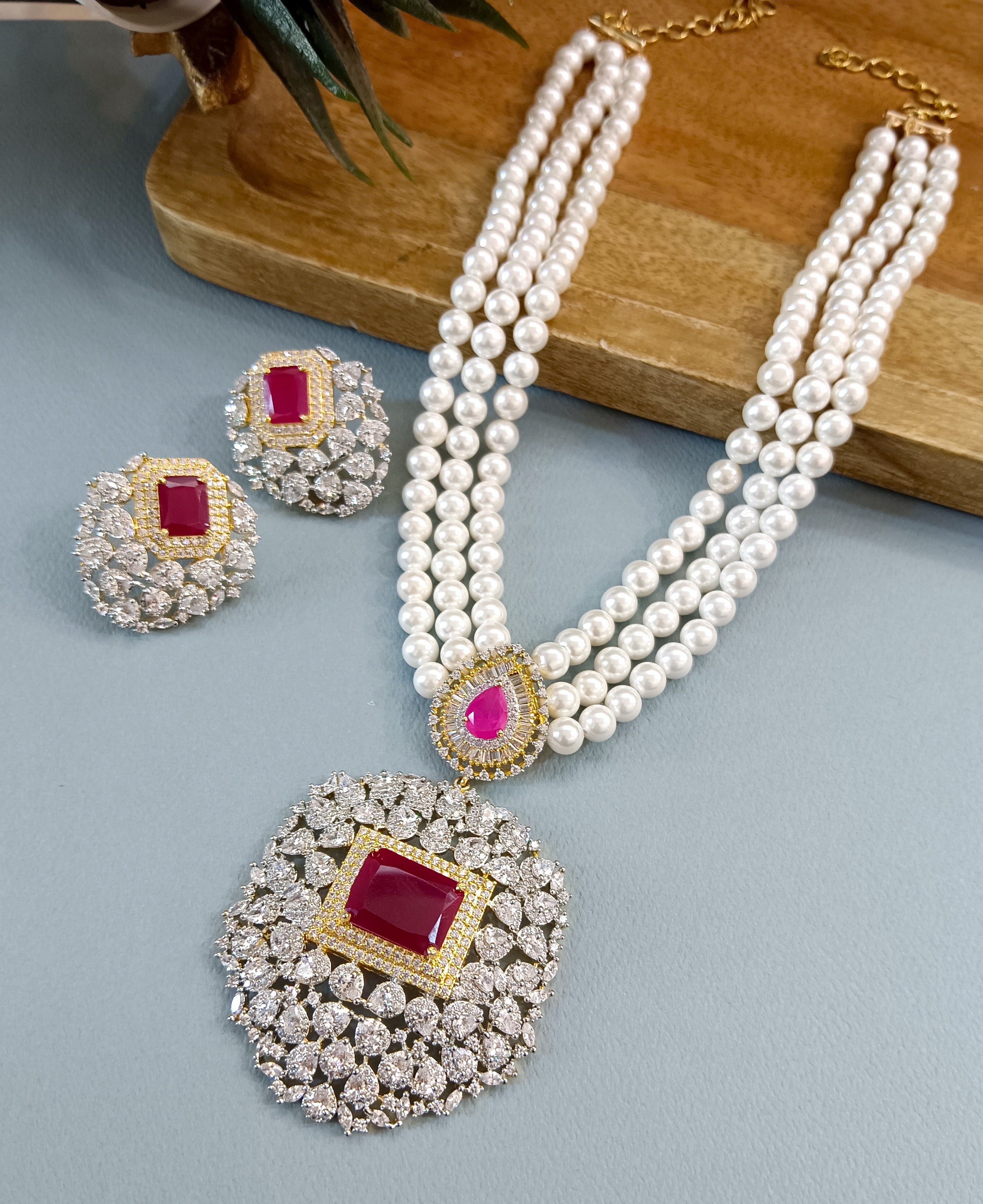 Kashvi Contemporary Pearl & Diamond Necklace Set