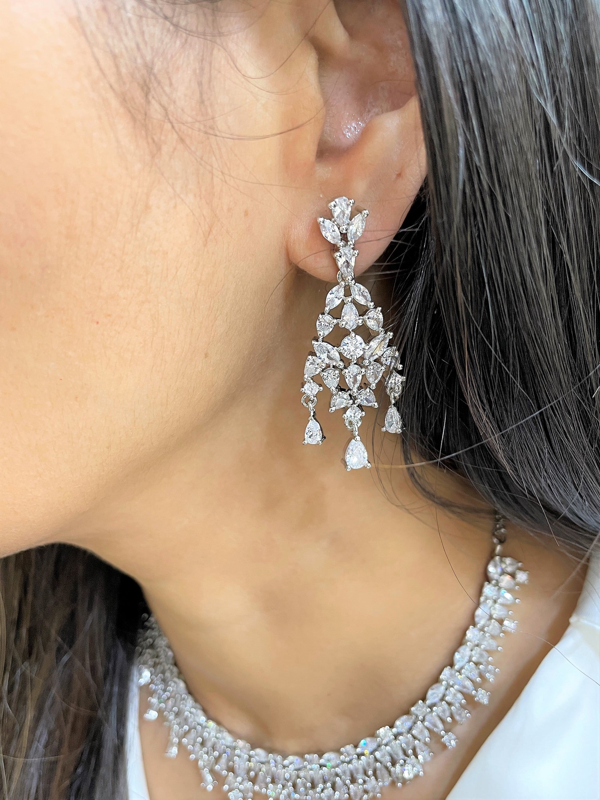 Farah Classic Diamond Necklace Set