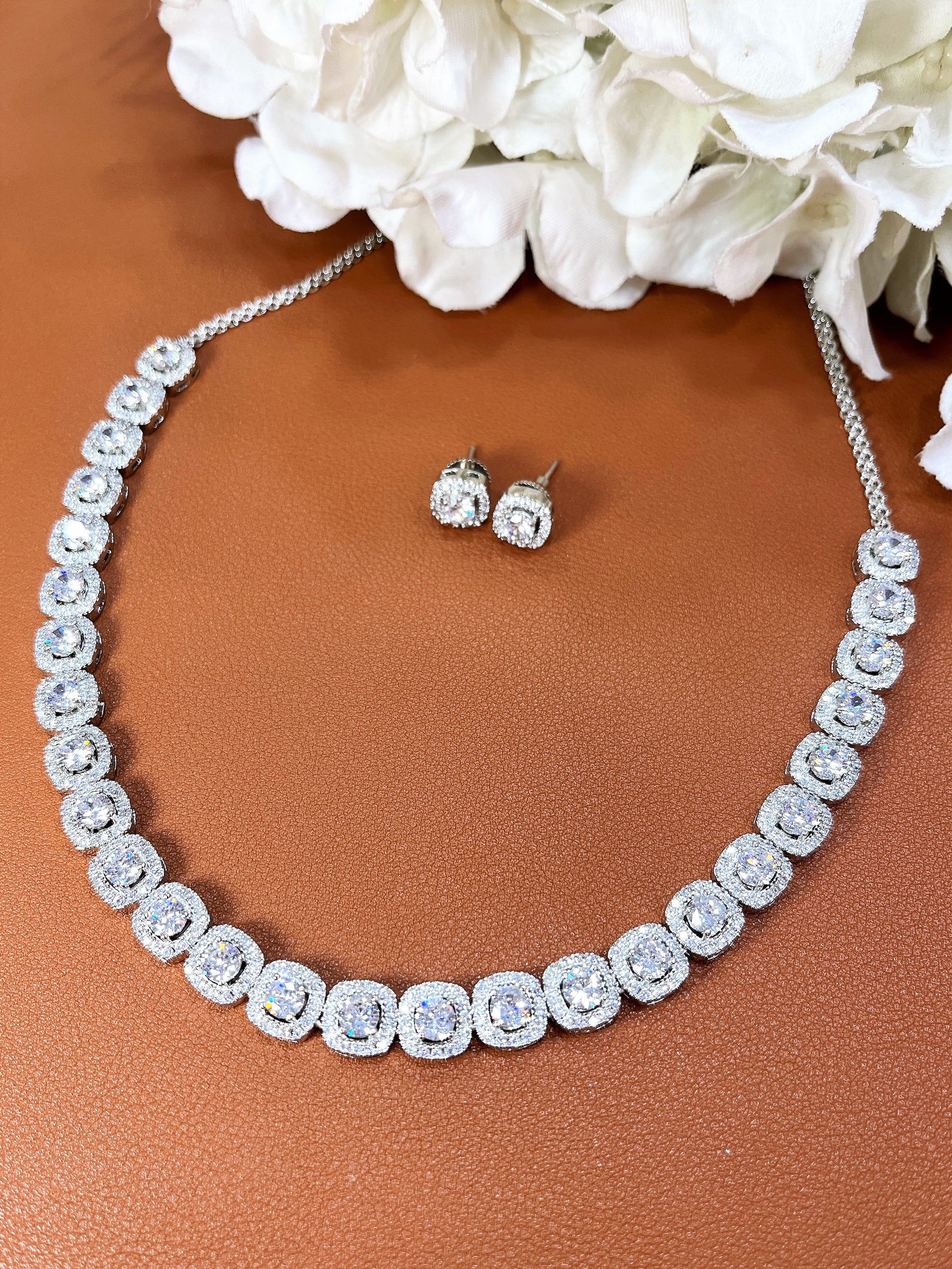 Hita Classic Diamond Solitaire Set