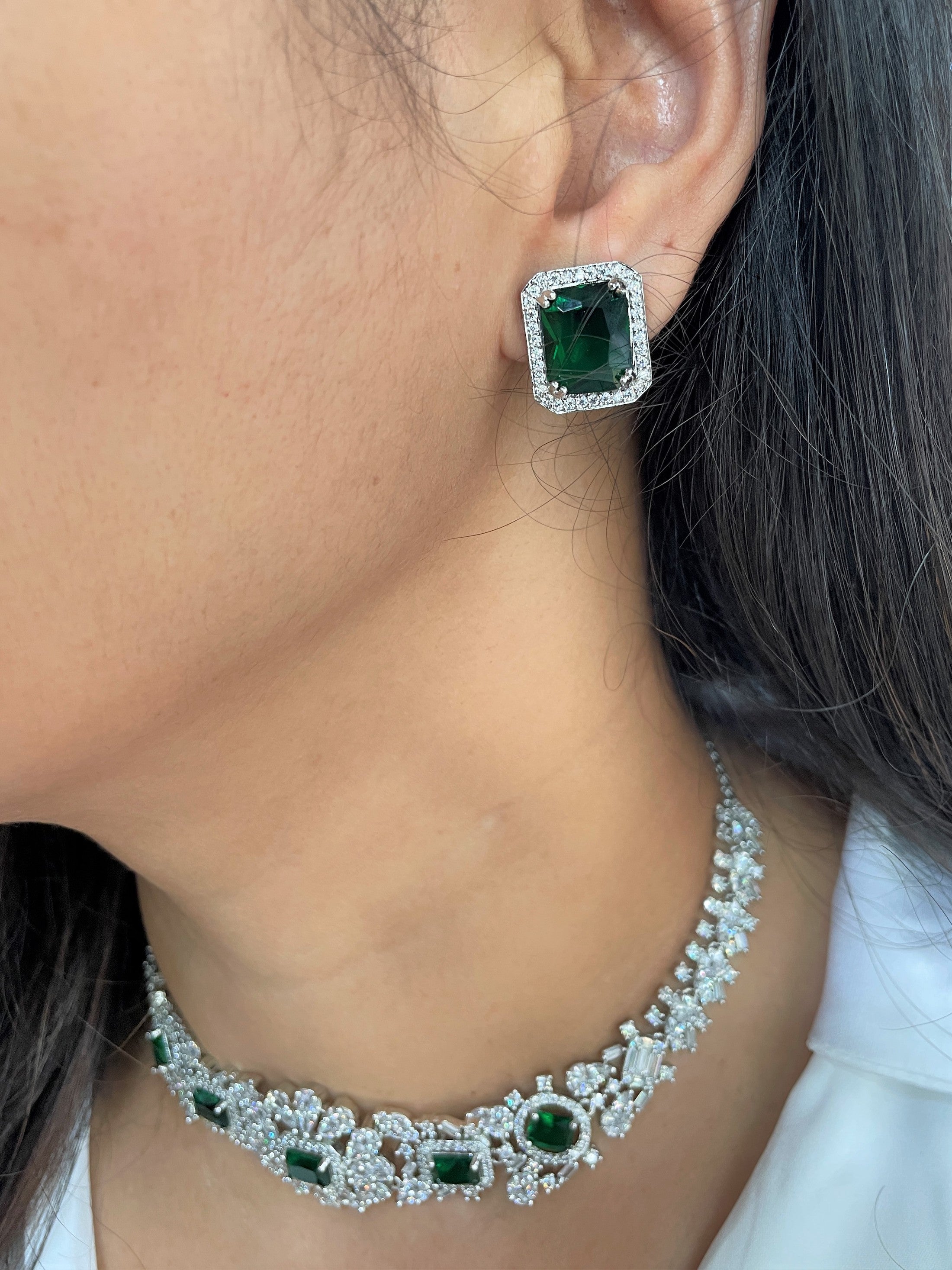 Elma Emerald Stones Choker Set