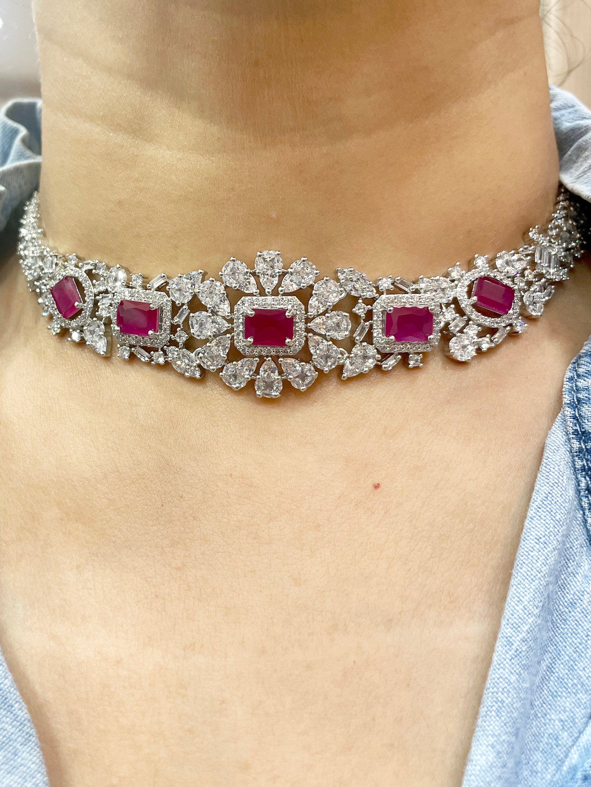 Elma Emerald Stones Choker Set