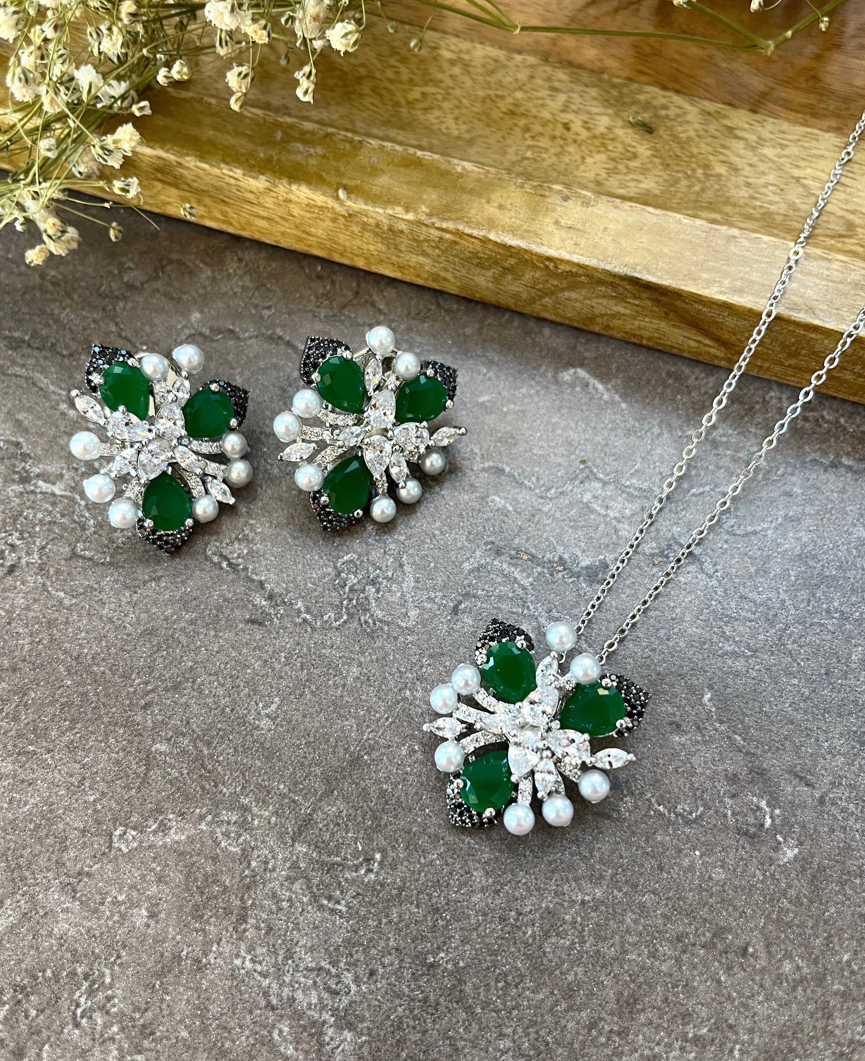 Anna Contemporary Diamond Pendant Set