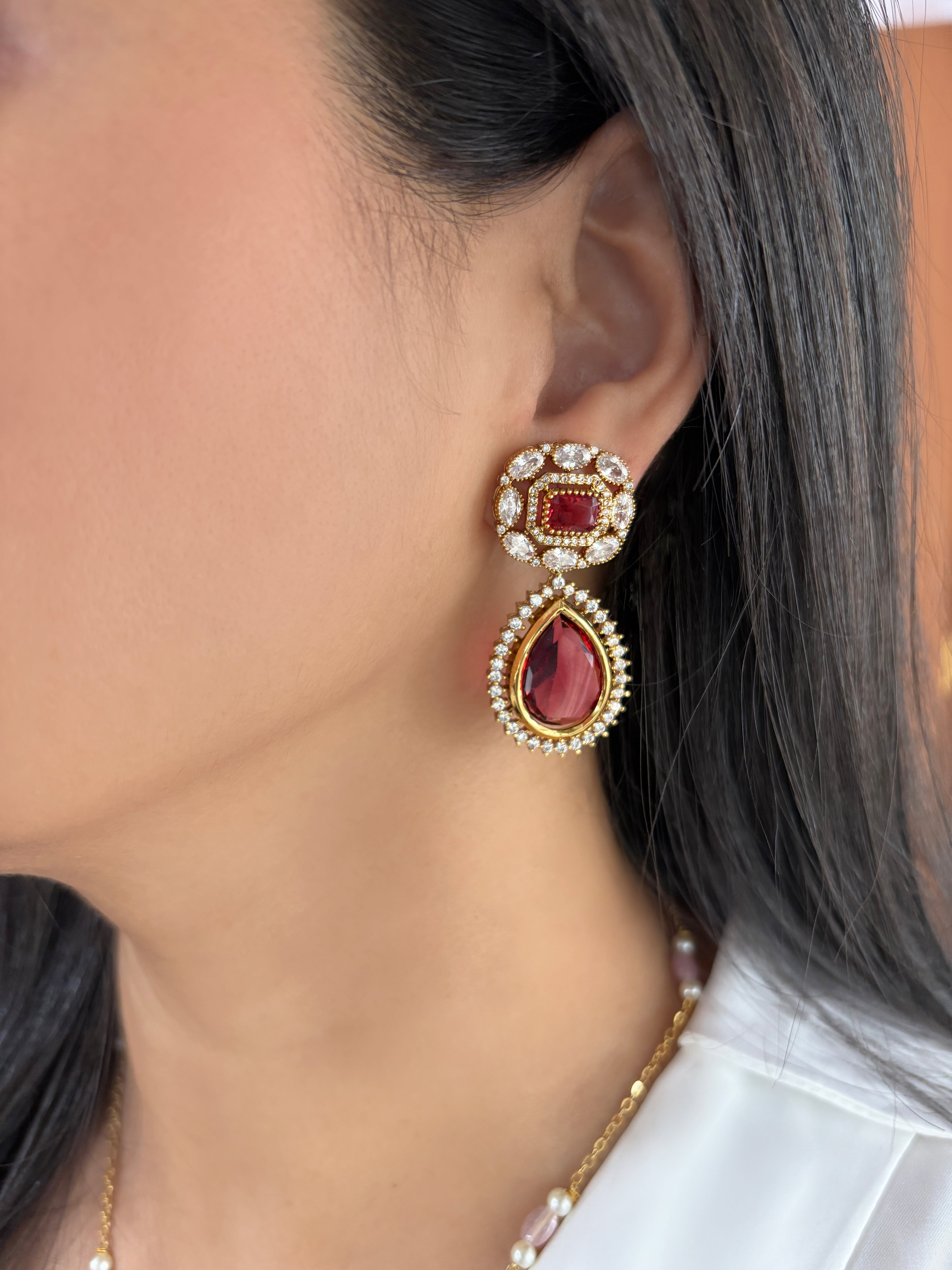 Anika Contemporary Diamond Pendant Set