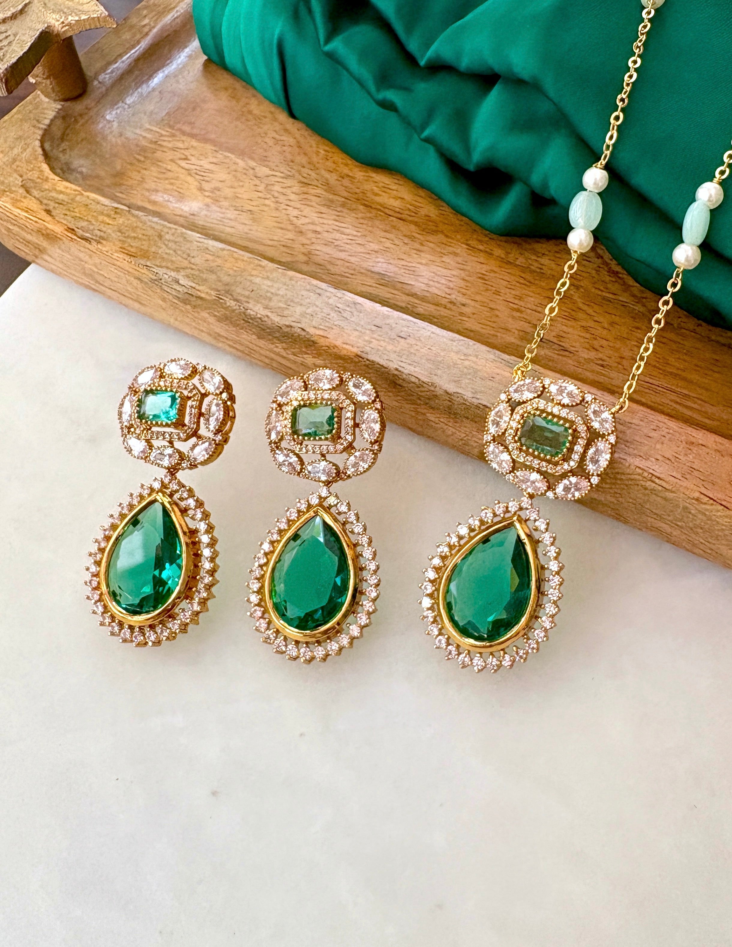 Anika Contemporary Diamond Pendant Set