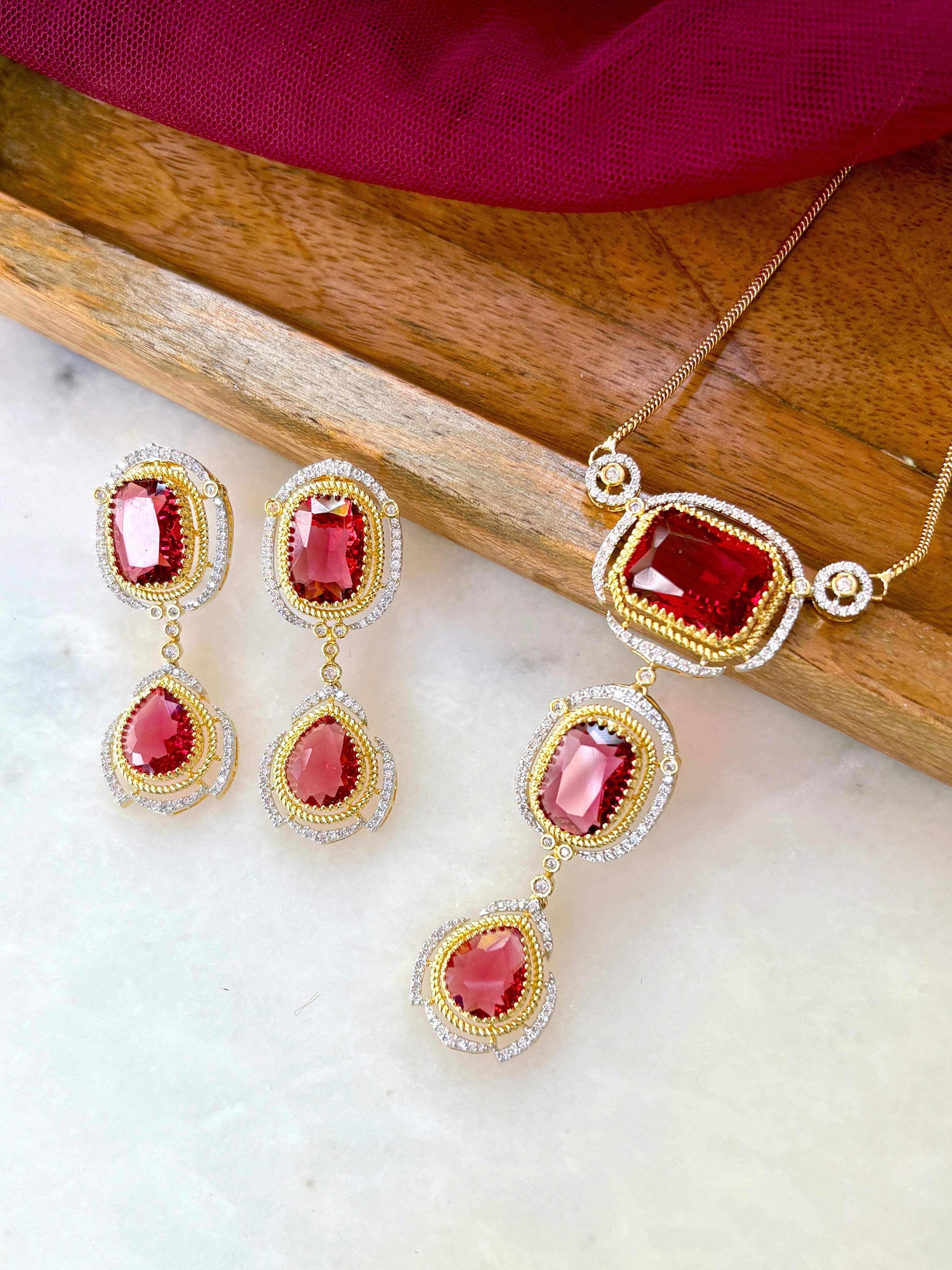 Arabella Diamond Designer Pendant Set