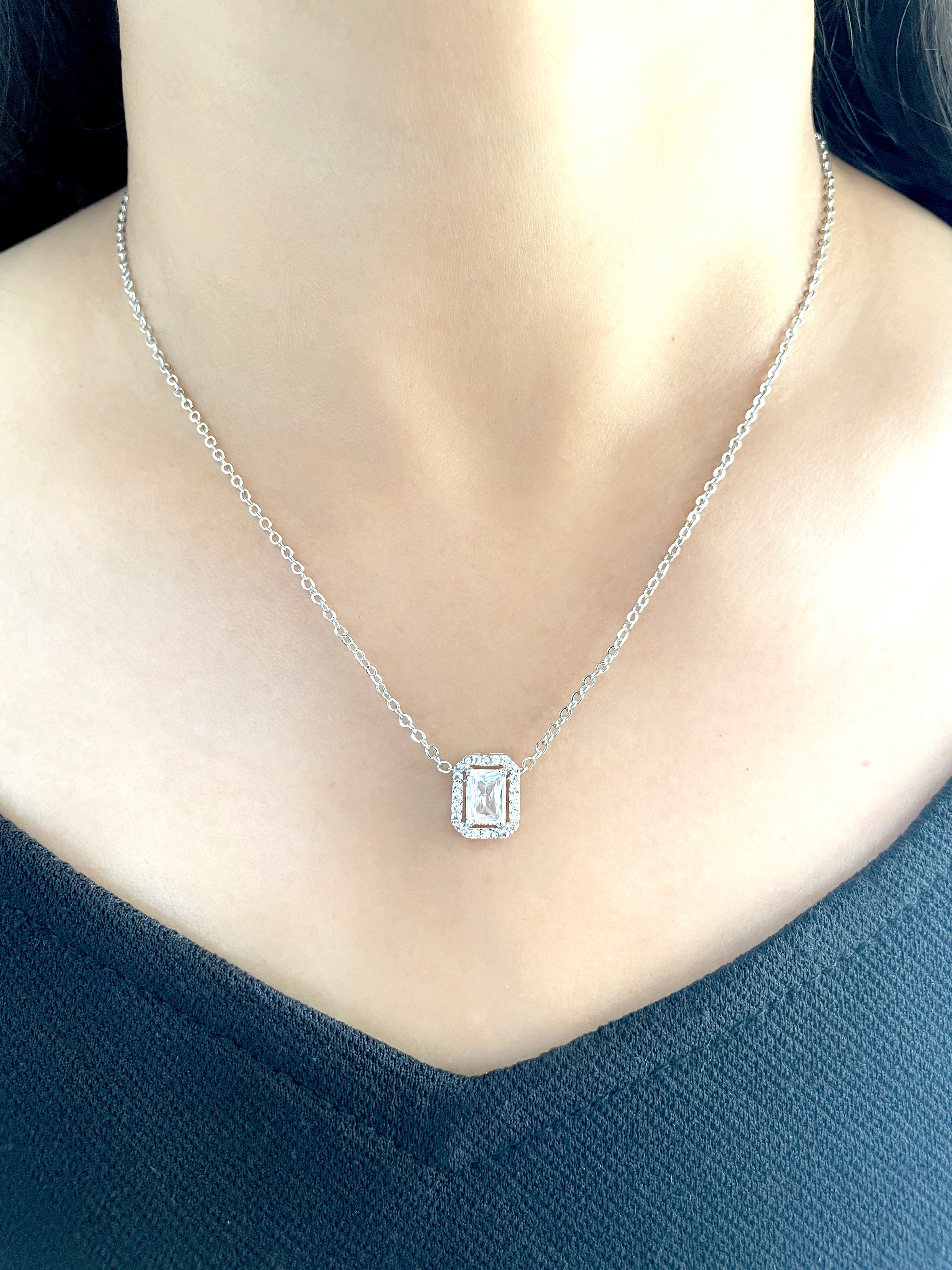 Emerald Solitaire Diamond Pendant Set